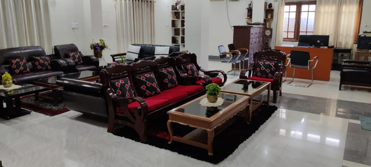 Iranyai Homestay 因帕尔 外观 照片